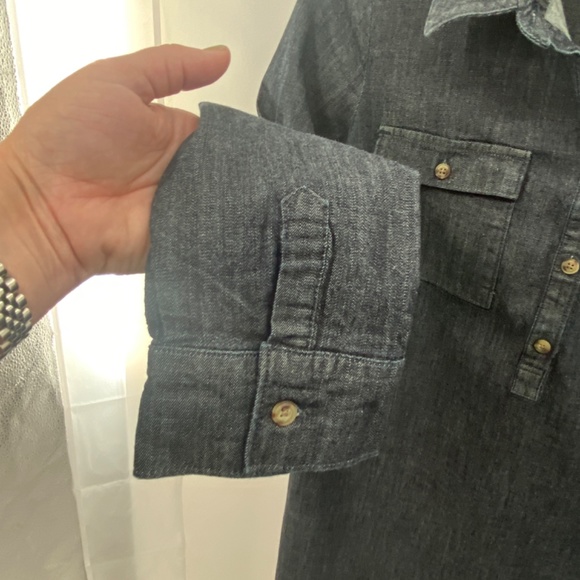 Isabel Blue Jean Maternity top Size Medium - Picture 4 of 7